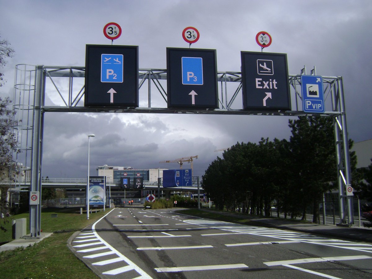 flownv's tweet photo. @FLOWnv proud solution provider for @ENGIEFabricomBE for this brand new #ParkingGuidanceSystem at @BrusselsAirport https://t.co/oJ7c0Ukwpz