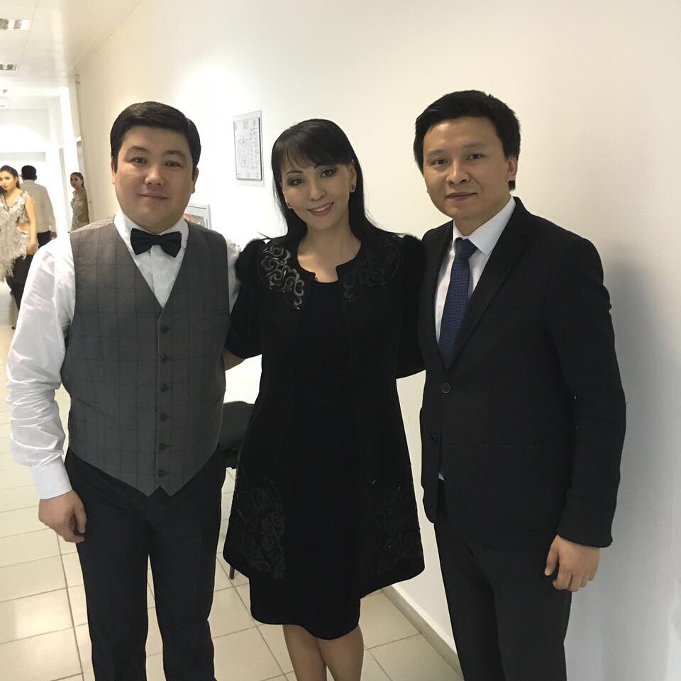 aikun_771's tweet photo. Бугинги Досым Турсынбектин жеке концертинен естелик! https://t.co/ZXDvY92JCO