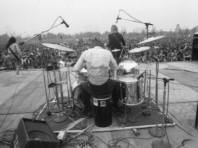 keithkirch's tweet image. 42 yeas ago today. Apr 13, 1975 KSHE Kite Fly Forest Park in St. Louis, MO. 80,000 fans. @rushtheband @rushisaband