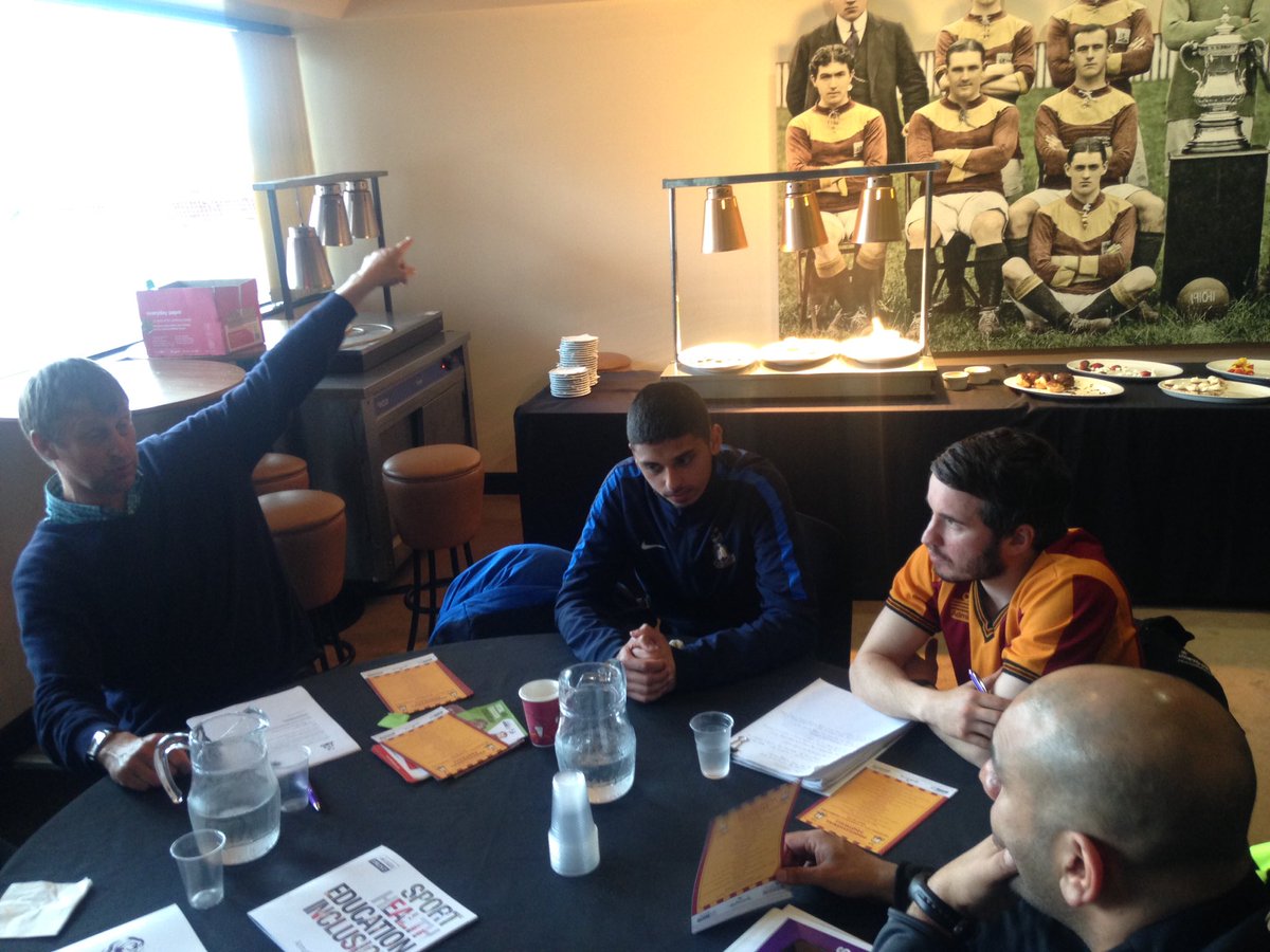 dan_kilvington's tweet image. @officialbantams Coaching event in full swing #creatingcoaches
