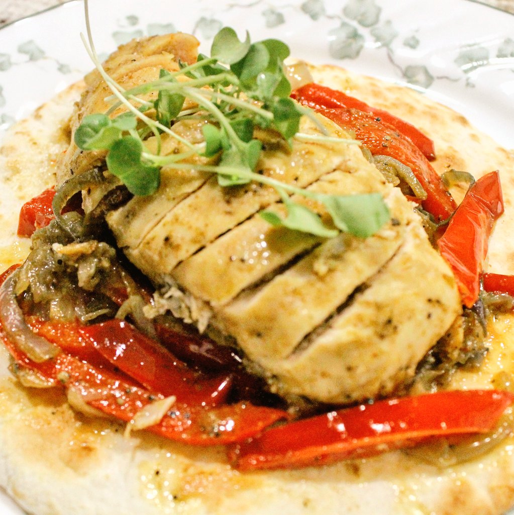 CrowdCookbook's tweet image. Delish "fajitas" cooked in a skillet lined with peppers and onions and seasoned with a punch of cumin #lunch #foodie