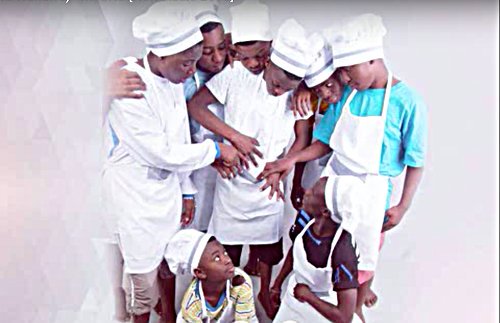 mawalkingRadio's tweet photo. New Video: Salamu TMK - #Mfuko (Official Music Video) https://t.co/u8pu7zOclK https://t.co/zD9nKSLx07