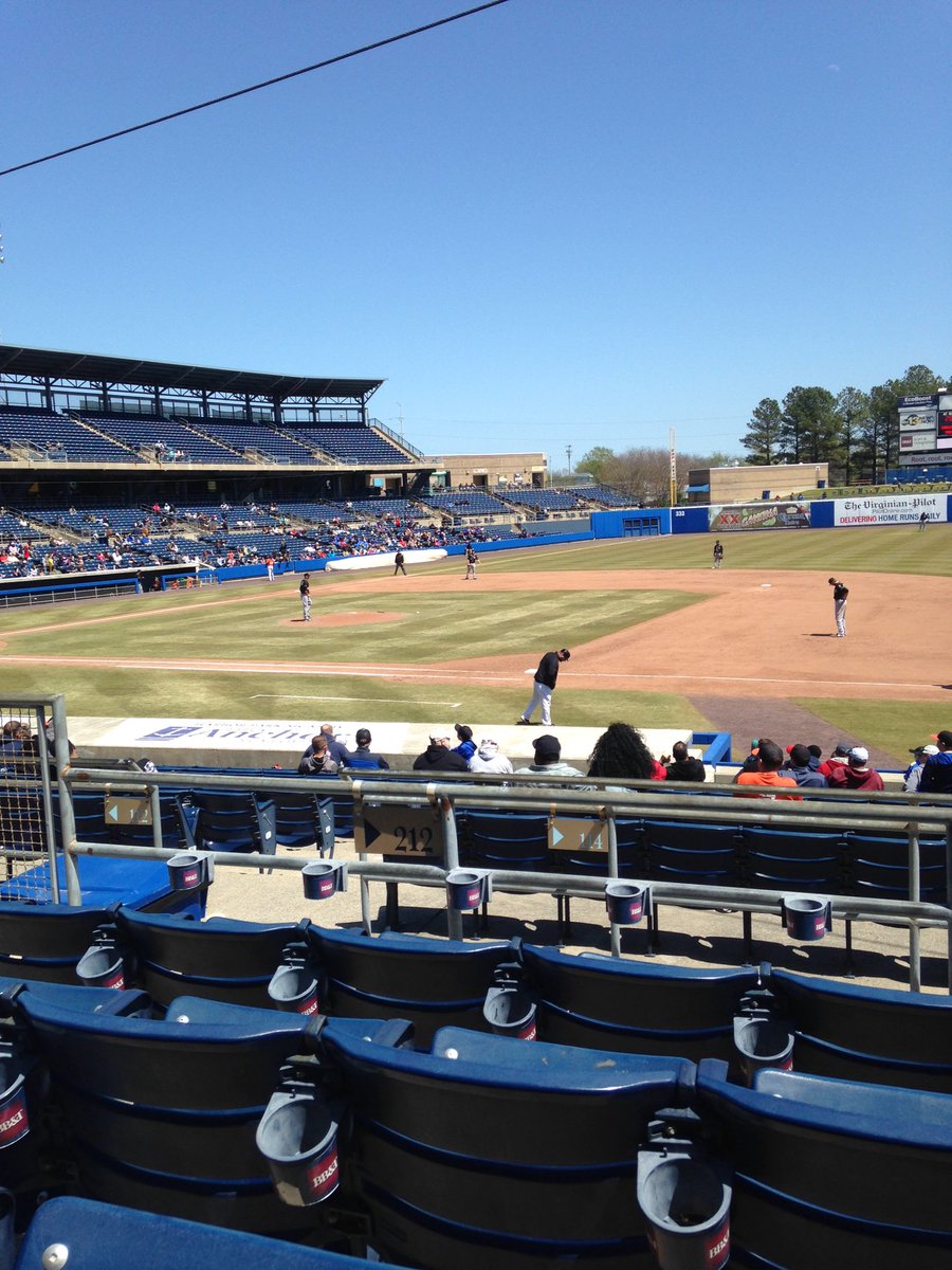 SensitiveGoon's tweet photo. @NorfolkTides #takeorf #SeaTheGreen @NorfolkAirport https://t.co/ord4FBUMb1