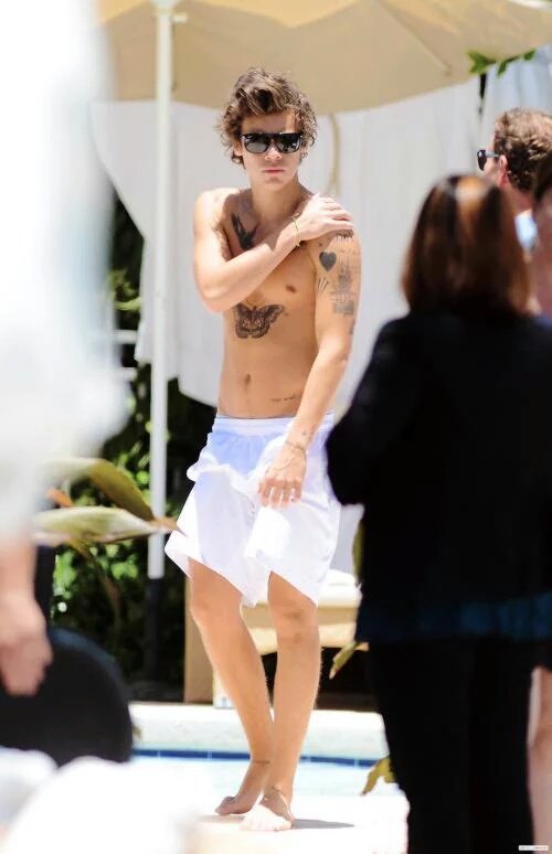 HarrynGlasses's tweet photo. https://t.co/3LHis0RHpk
