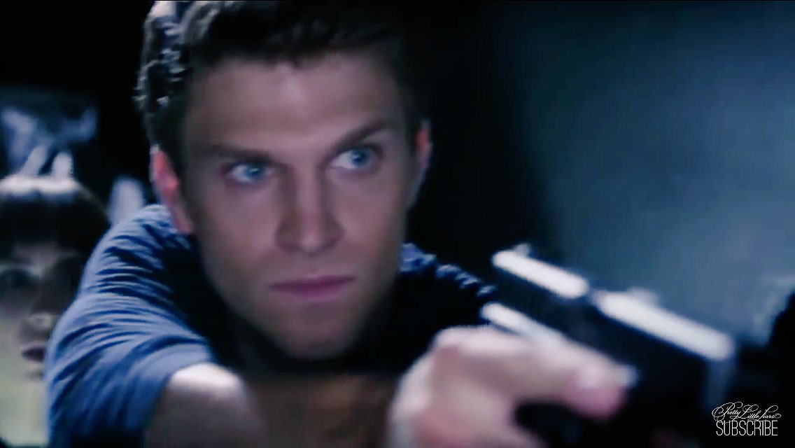 RTorHEART16's tweet photo. RT for Caleb
HEART for Toby

#PLL https://t.co/PmVmBF83ES