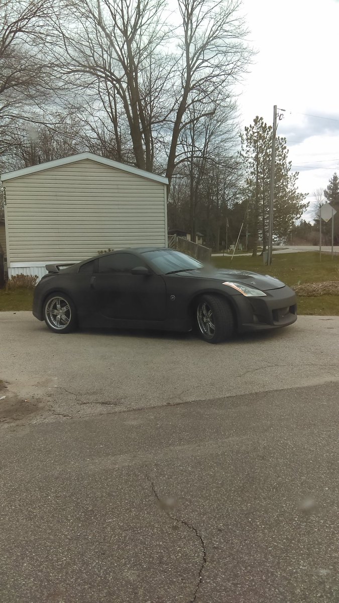 amm362's tweet photo. Why is this car at a trailer park ?!?!? https://t.co/LqVRnn0bOb