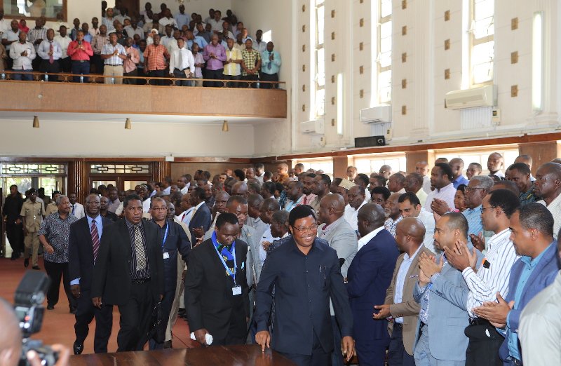The Prime Minister of Tanzania meeting various Tanzania Ports Authority stakeholders including TATOA.