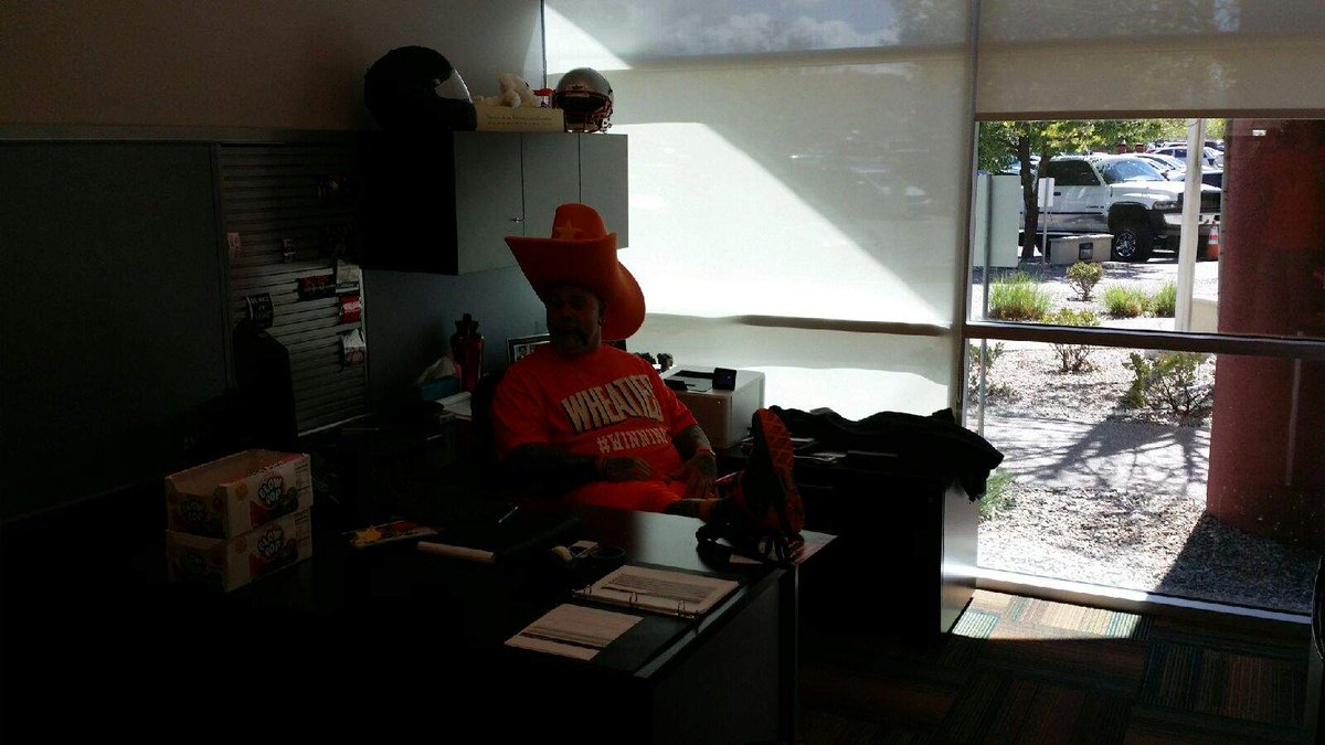 tajoe13's tweet photo. Orange frog in the building. #GMlife #ofjefferson @UKnow_Adolph https://t.co/5Otdm0sHs1