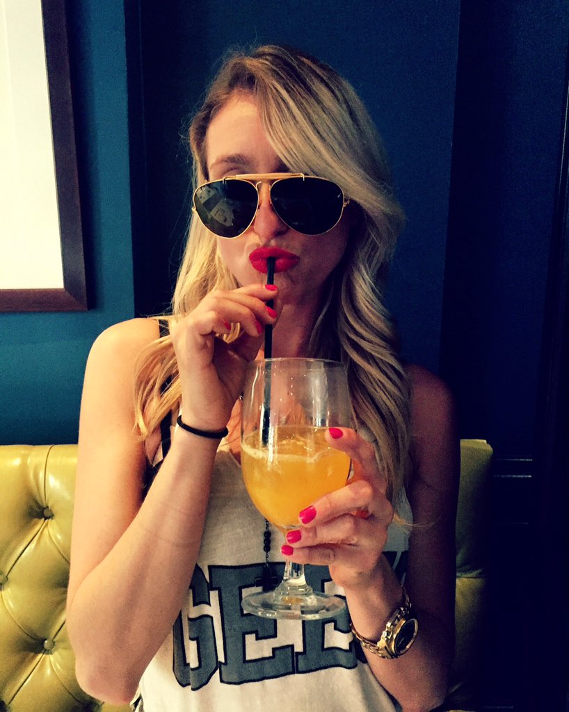 208Rodeo's tweet photo. 😎 A #perfect day for an Italian #soda !!  @jenzaloni | peach ~ mango ~ strawberry ~ lychee ~ passion fruit | @rayban https://t.co/P4zS6SmREW