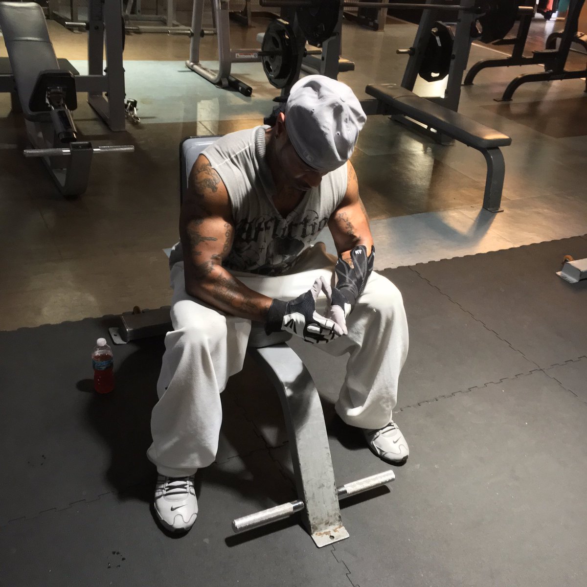 TracyTylerBeats's tweet photo. THE FOCUS! Wat u dont c in this pic is the beat Im makin n my head Im always workin #Visionary Tr-Tr-Tr- #TracyTyler https://t.co/JS2oV4vOh3