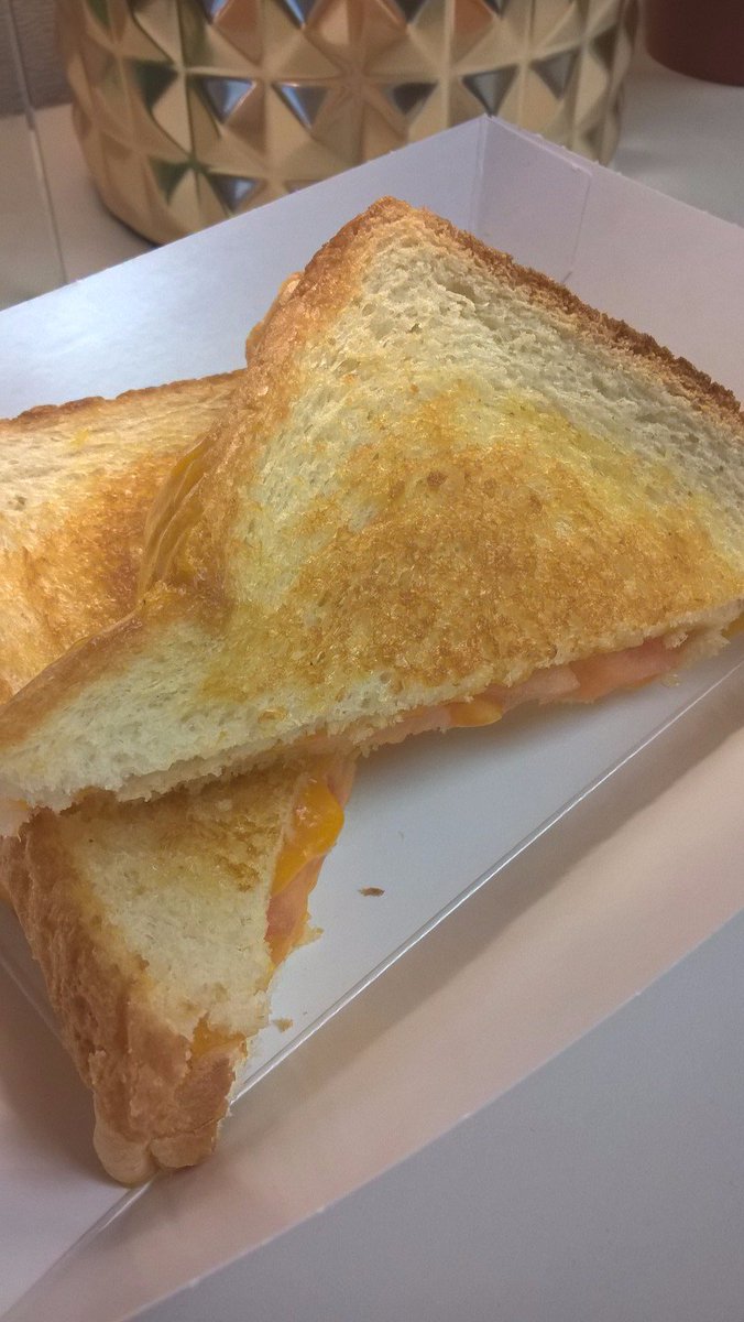Ash_Malili's tweet photo. I love any excuse for grilled cheese #GrilledCheeseDay #yummm https://t.co/ZQaKSDeY3L