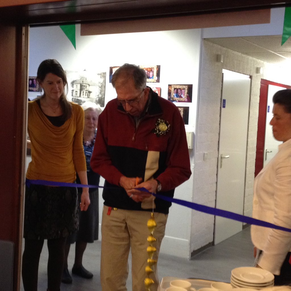 wijmie's tweet photo. WZC De Bunterhoek opening huiskamer: De Heerd #gezelligheid @wzuveluwe https://t.co/WIXlv5psg3