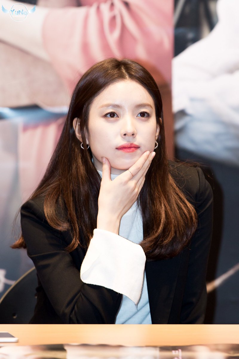 160408 #해어화 #한효주 #건대 영화 대박나길 기원합니다. 우상 한효주님 좋은일이생기든 나쁜일이 생기든 항상 trust합니다. 신앙입니다. By.유나그래퍼...