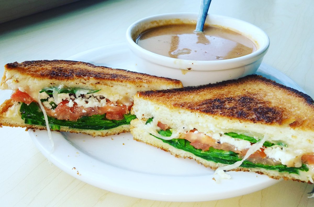 lazyowlyqr's tweet photo. Get our spinach n' tomater #grilledcheese for just $7 with our spicy BBQ chicken soup! #yqr #lunchtime #muchtime https://t.co/6ueYhNZ59B