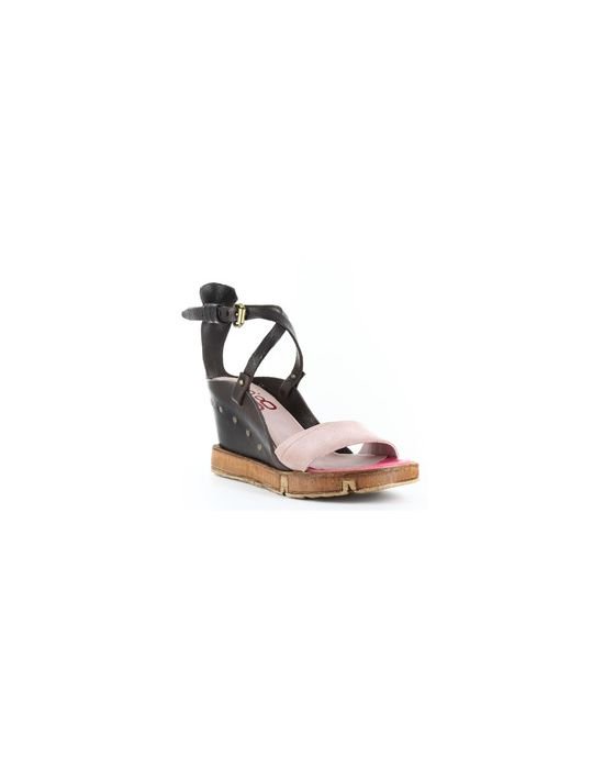 TannerieChauss's tweet photo. Nouvelle collection AIRSTEP #chaussures #ete2016 #mode https://t.co/XHAJZv0P6A