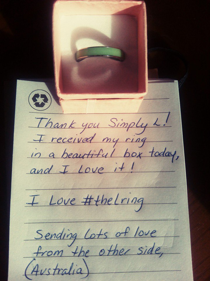 SimplyL4u's tweet photo. Another happy fan from Australia! Spread your love with #thelring.
Otro Fan desde Australia! Amando con #thelring https://t.co/zN1XbmBzK2