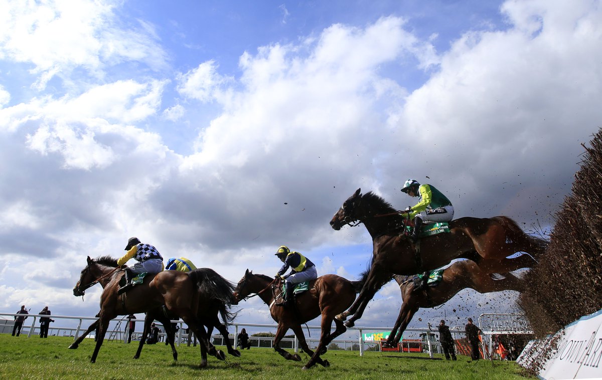 RacingTV tweet picture
