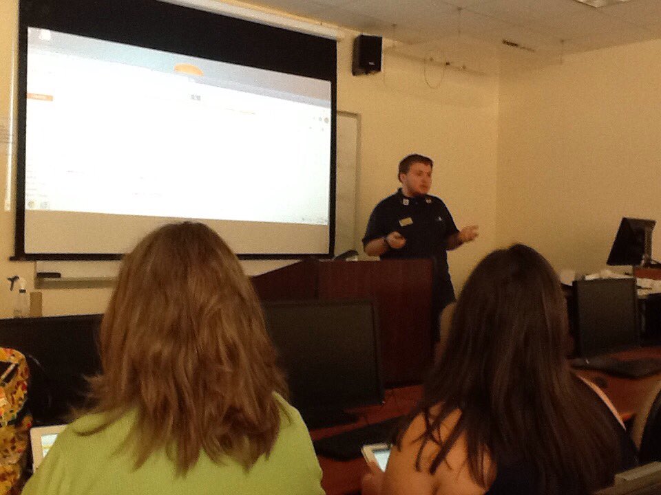 CLASSofNE's tweet photo. @CLASSofNE Vice President of Communications, Anthony Walls presenting a tech workshop for @northeaststate students! https://t.co/428O82xCVC