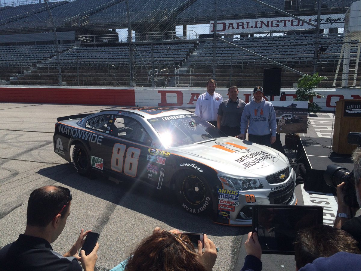 NASCARHall's tweet photo. The wait is over! Here is the @nationwide88 scheme @DaleJr will race at @TooToughToTame this fall #88throwback https://t.co/brnlDRkmmZ