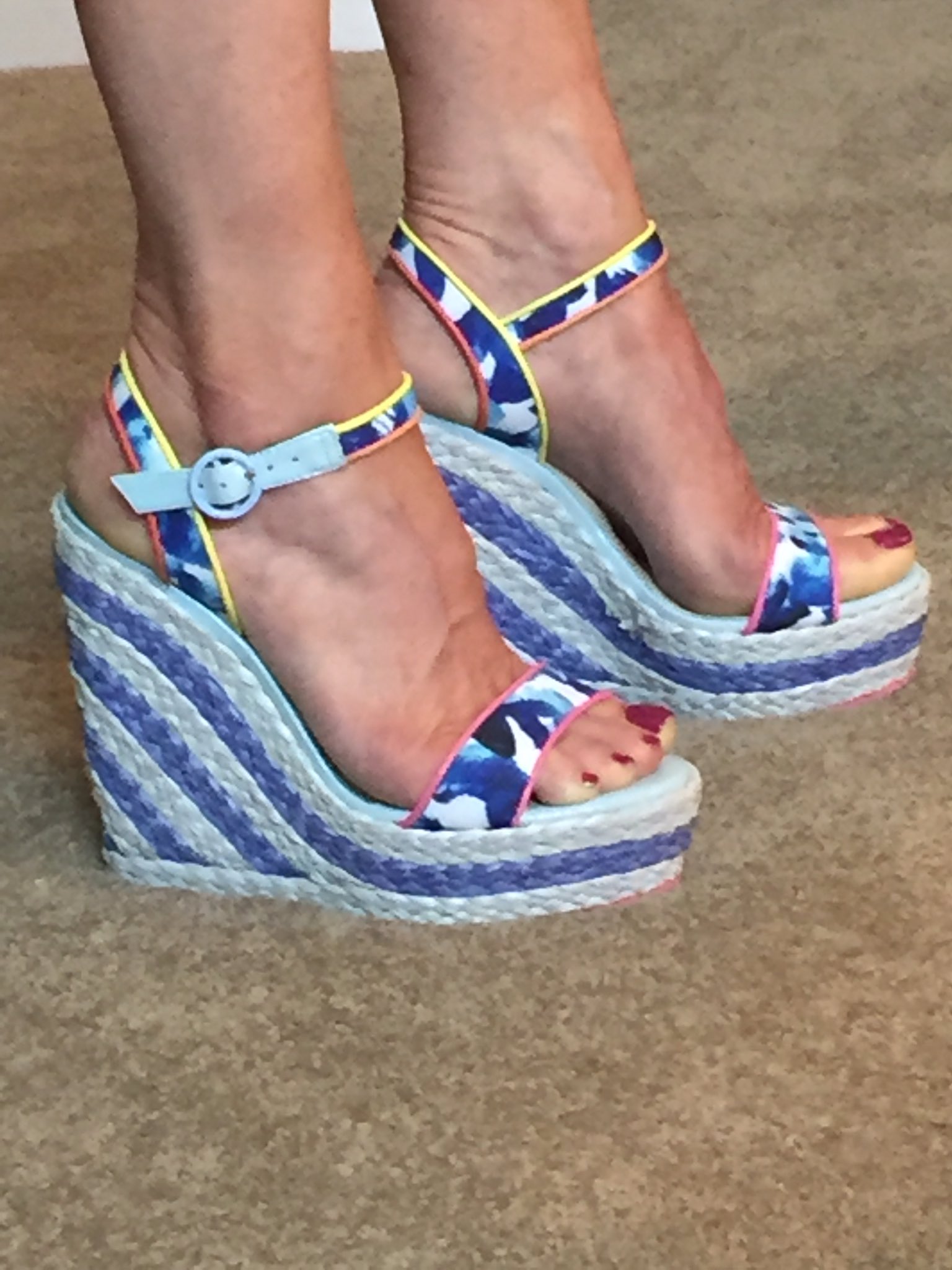 Patricia Heaton on X: #BTS - That's right people - I can cook in these.  #HollywoodHeels #PatriciaHeatonParties t.coSFHG6bxCcV  X