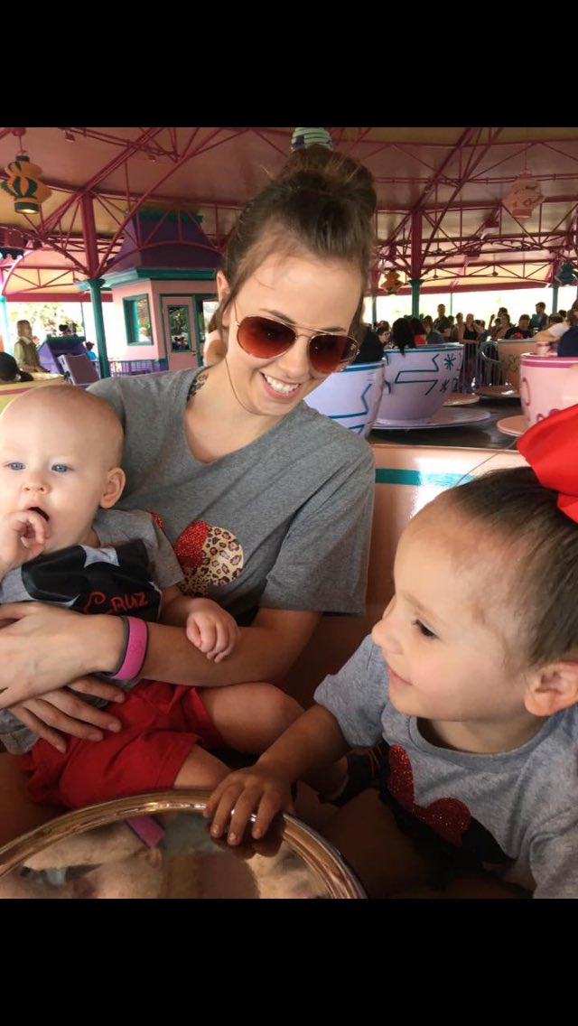 ucarla43's tweet photo. Teacups anyone. Cruzy's first ride ever. https://t.co/sVPfZf79c3