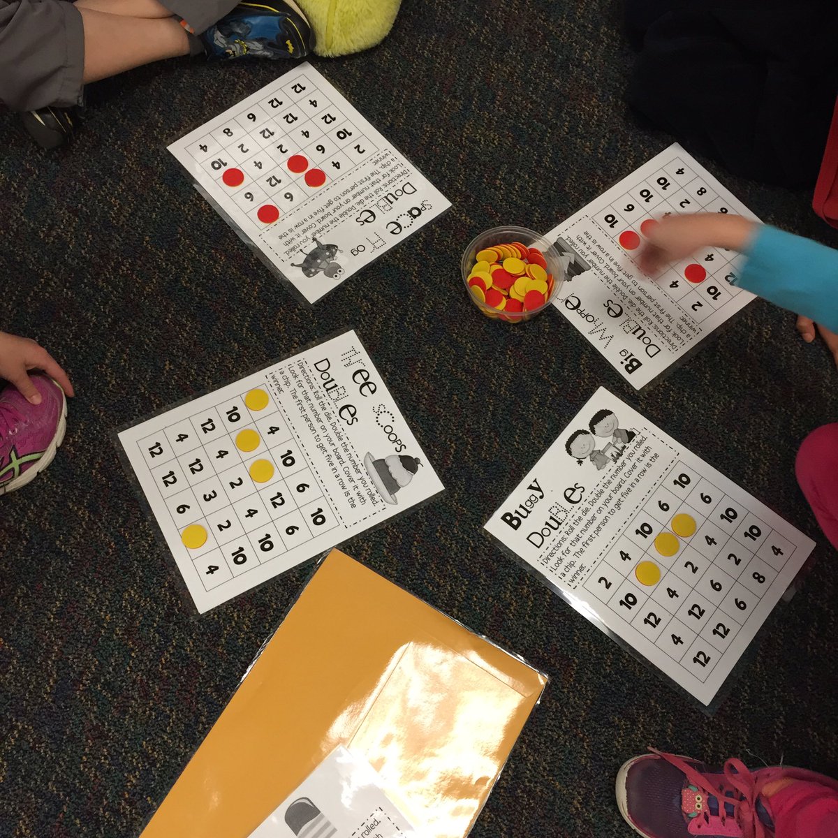taytigersfirst's tweet photo. Math Zones = happy kids!
@APSMath @HaroldPell
#owensfirstgrade https://t.co/q3U9YiXudr