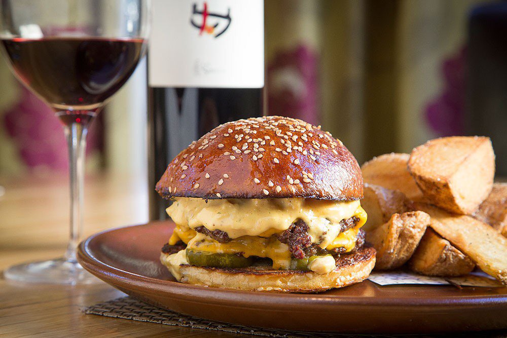 OneDeliverySW's tweet image. 🎼 "Dinner time... Burger, chips and wine"

ONE-DELIVERY.CO.UK

#hungry #foodie #dinner #burger #HumpDay #London