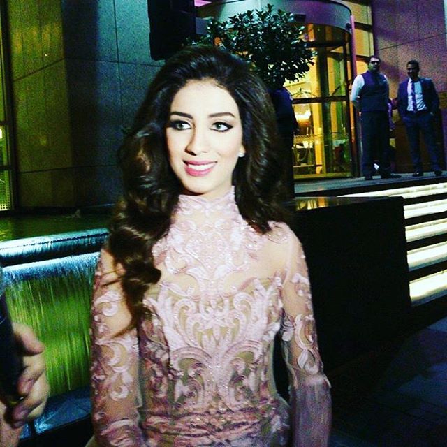 souhasous's tweet photo. الملكة طلت 👑😍 خمسة وخموس عليها 💕💕💕💕
#SouhilaMissStarAc2016
#souhilabenlachhab https://t.co/oaNSaOMGou