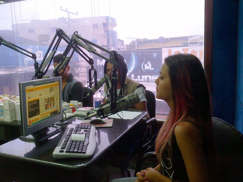 Giga913fm's tweet photo. Hoy Grata Visita de @ClioMusica en @Giga913fm con su #TourDimelo en #Merida @Kavantertaiment @rafa_castillo30 https://t.co/uEf79ywSJL