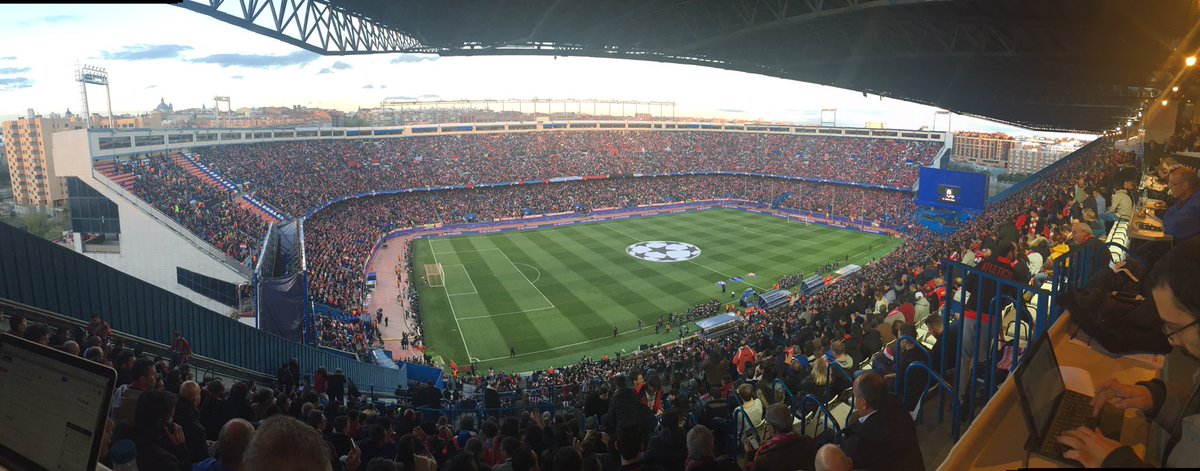 azalkmaar67's tweet photo. Esto ya es otra cosita... La Caldera se empieza a calentar #ATMBCN @UefaChampionsLi https://t.co/vWmQZnA39x