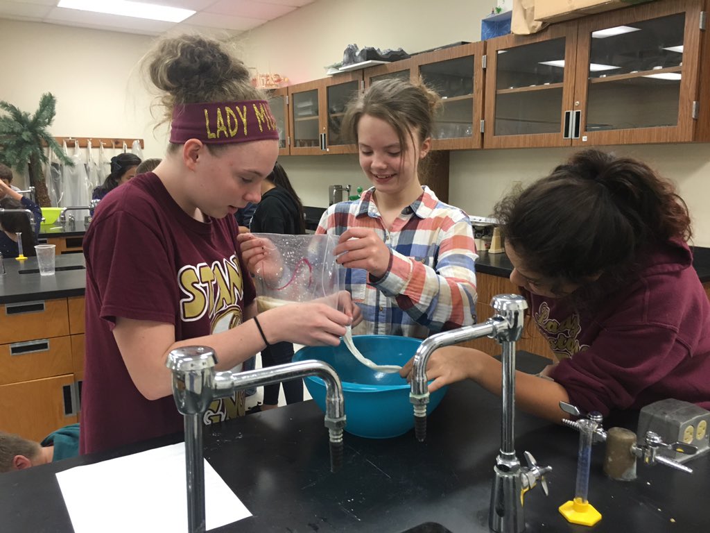 MissTubbs_CPES's tweet photo. Digestion lab! #science #mjhplp https://t.co/ngEFo0WMZ0