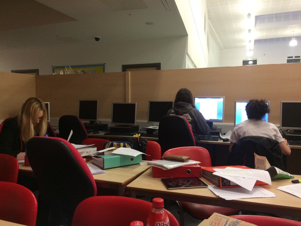 MrMcKay8's tweet image. Advanced Higher History 'night class' going well. Great effort! #DissertationDeadline #DREAM