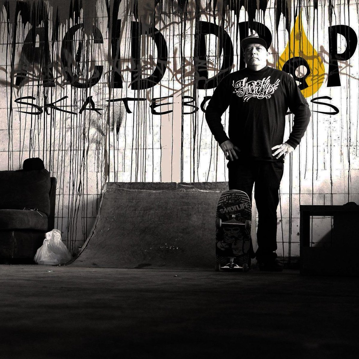 MRRAGZDESIGNS's tweet image. Who's getting ready to plan his #UK trip.....this guy!! Where you all at? Be there in Jan-ish! #grindthis #aciddrop