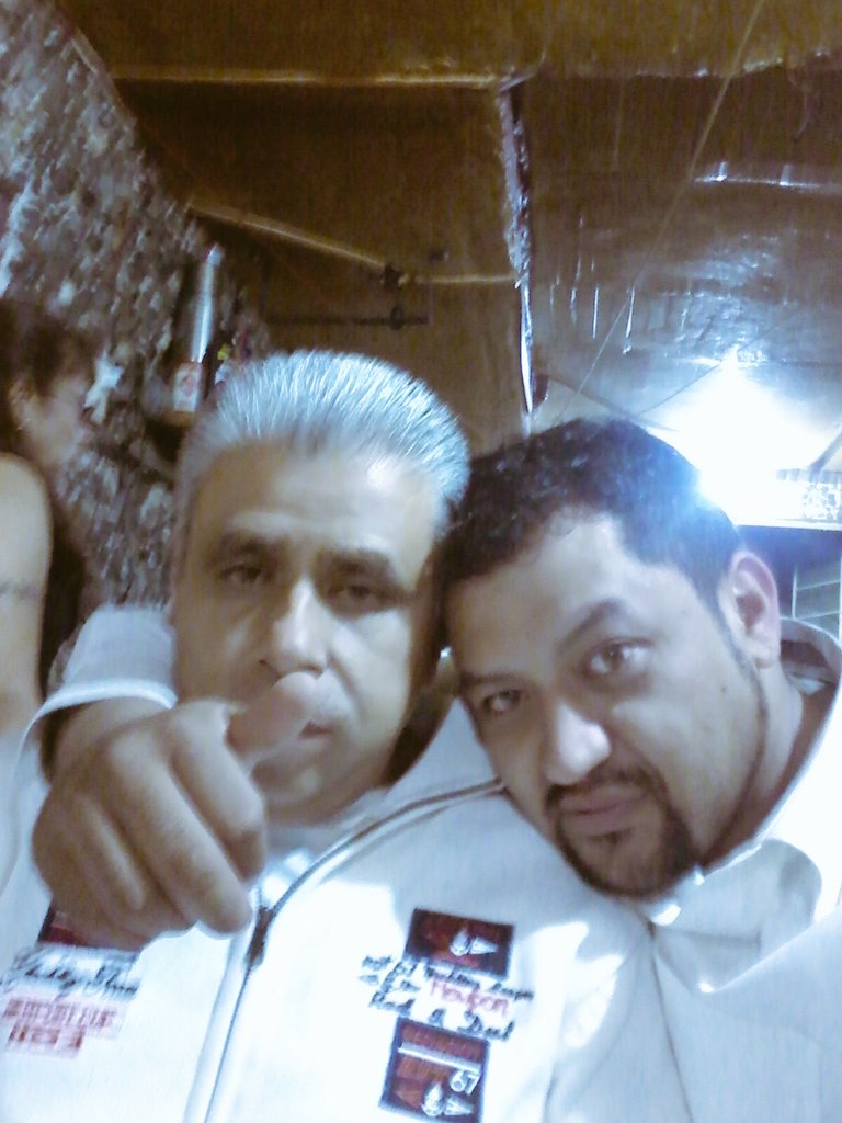chuche0207's tweet photo. Con el compa José,que buena fiesta. 😆😆😆😆😆😆😆 https://t.co/bMR2vHE7Mg