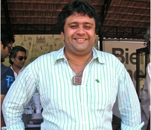 Dak_Artbiennale's tweet photo. Meet one of our #guests #curator for #Dakart #2016 #SumeshSharma out of #Mumbai #india #contemporary #art #Africa https://t.co/j9QOj2Od3S