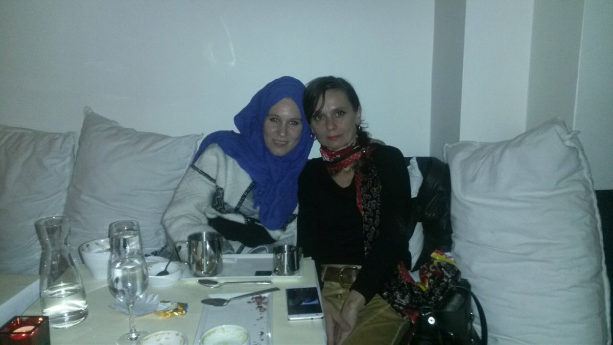 FamyAfr's tweet photo. Aurevoir à ma colocatrice de quelques jours #nanageniale #resto #abientot #simplonnienes #Simplonsmus2016 https://t.co/zTbynUKFA2