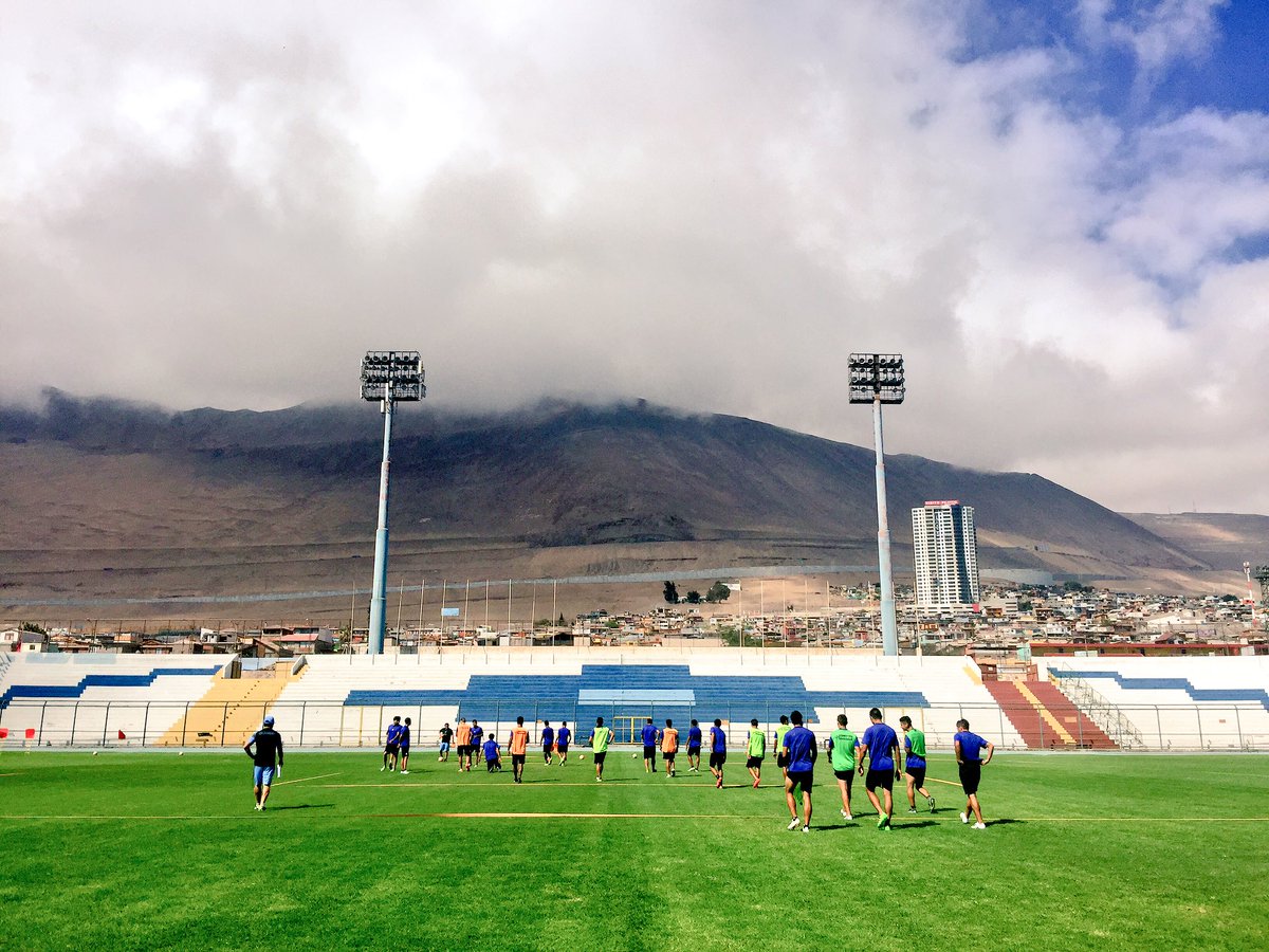 MinutoFinal's tweet photo. La Celeste ya cumple su práctica de hoy aquí en el TDC. Domingo 15hrs #Arica vs #Iquique. #VamosDragones. Vía @Gnzlo https://t.co/zSMq1iYDFb