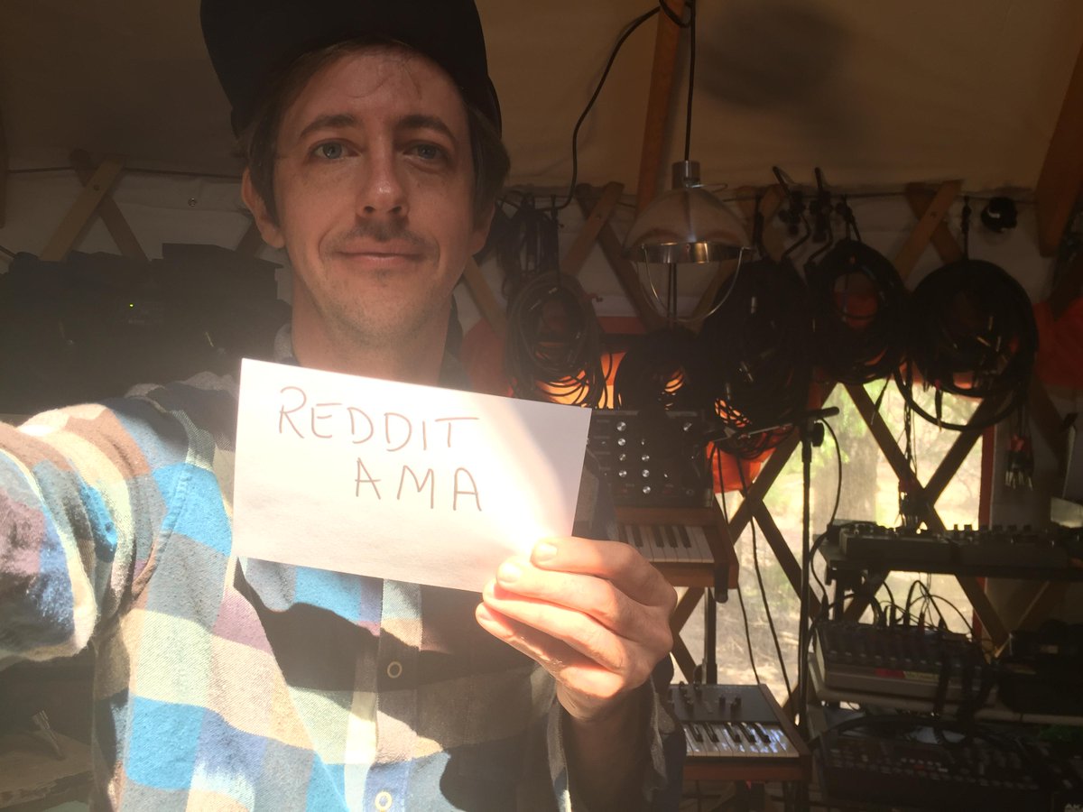 deakin_official's tweet photo. My @reddit AMA is live now! Join in &amp; ask a question: https://t.co/Ij7HgYu6iE https://t.co/owjb9rRtcy