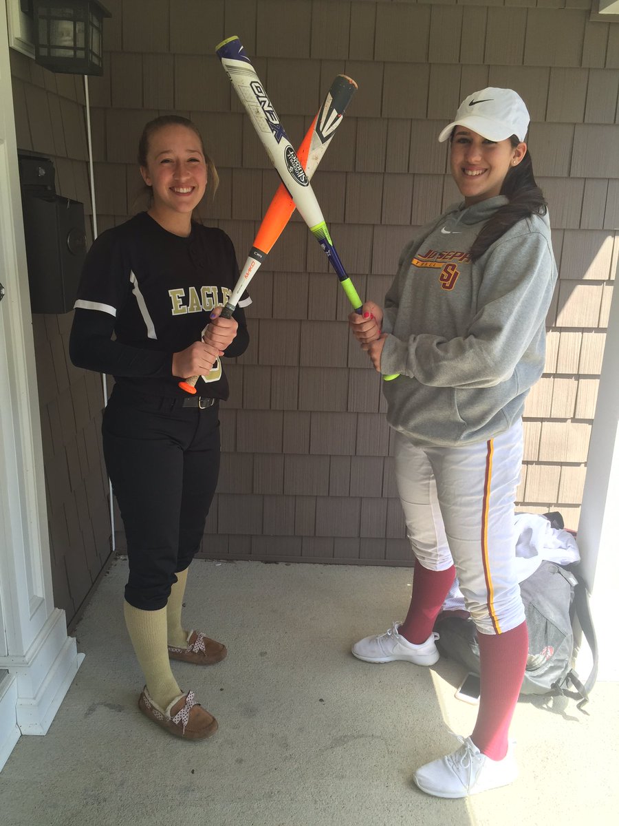 margiegiacobbe's tweet photo. Big game today...rumble in Trumbull - good luck to both teams 😘😘 https://t.co/IWfAi7uQo8