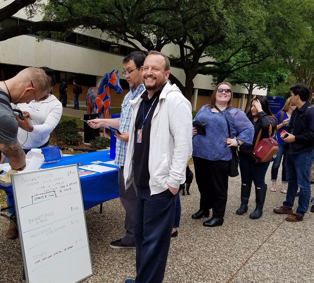UTA_Advisors's tweet photo. UTA Advisors love student orgs. Today @AdvisingMAVS helped eat all the brisket to support @UTAVeterans. #UTAAdvised https://t.co/49yVv3MKcX