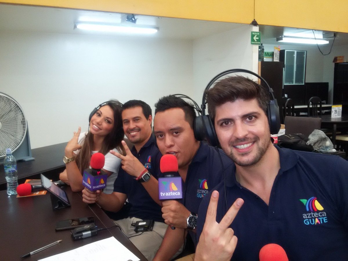 Gaby_Asturias's tweet photo. En vivo #LaCasaDelFut por @AztecaGuate  #Coban @ElChapa_10 @KingKongTV @StefanRacotta estoy viendo sus comentarios 😉 https://t.co/AioGGHYFGG