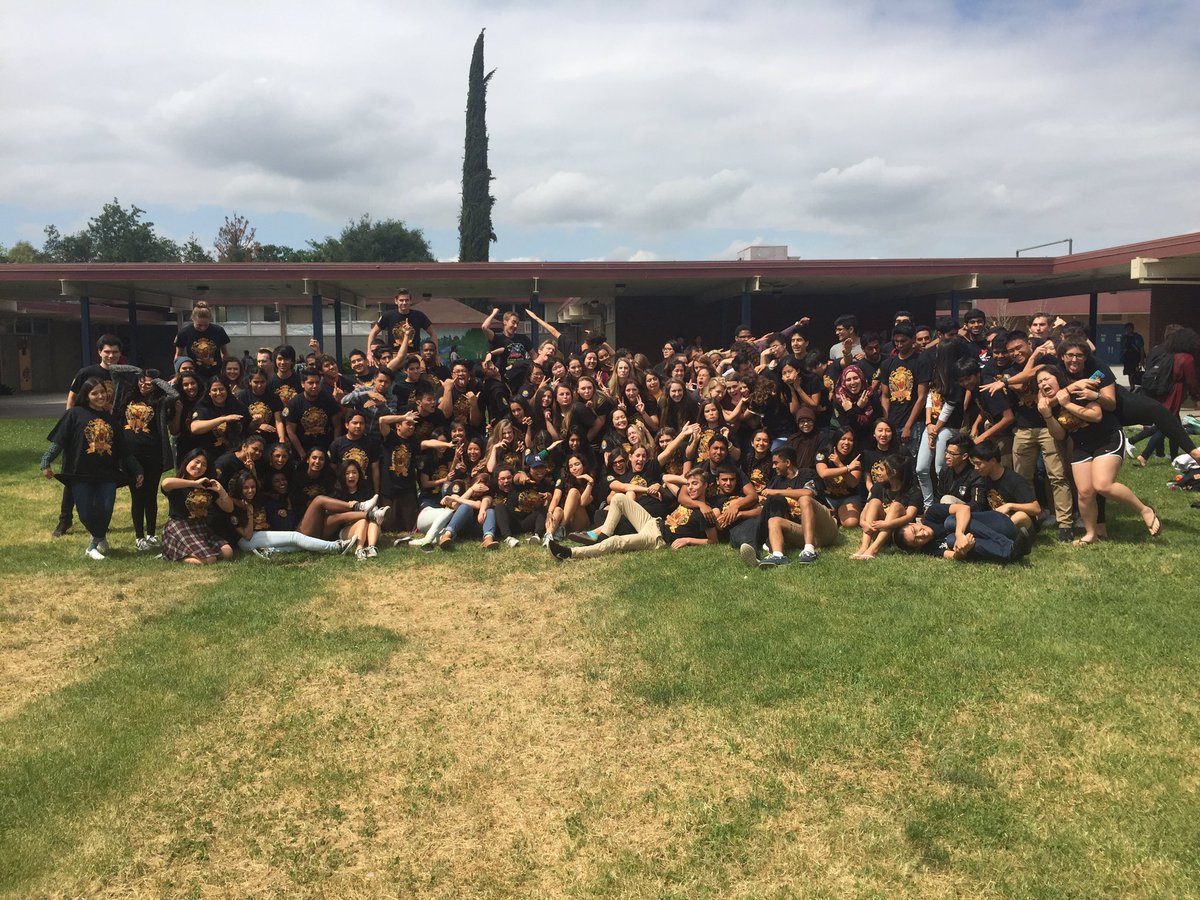 2016matadors's tweet photo. Class photo from yesterday!!! ❤️💛❤️💛 https://t.co/tKmX9PkFzl