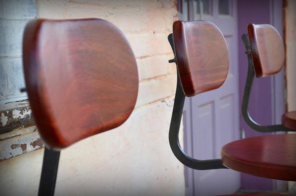 VintageJadore's tweet image. ift.tt/1TzXkn3 Drafting Stool #draftingstool #industrial #uiwhandmadefurniture #vintagedesign by urban.in…