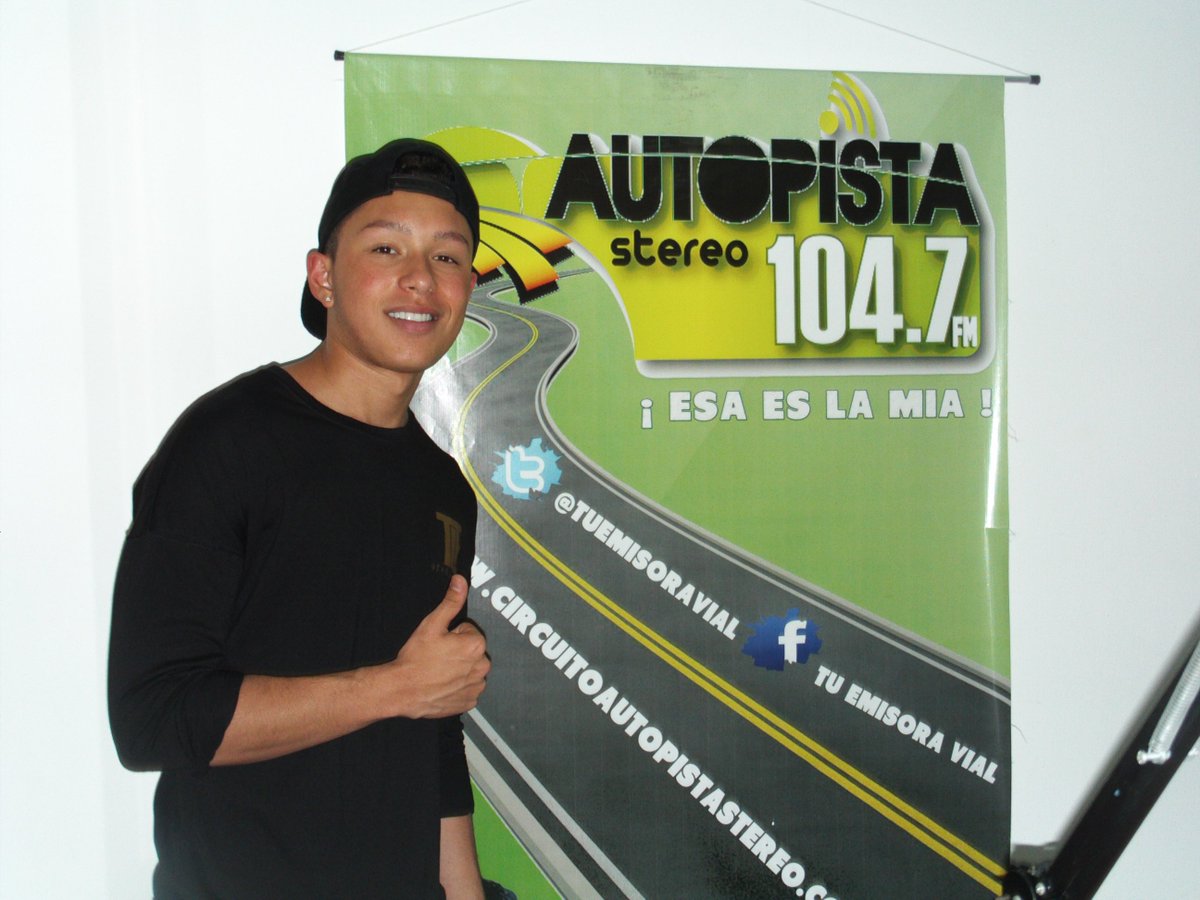 AutopistaFM's tweet photo. En vivo y directo en el programa Código Urbano junto a @thelatinboyreal y @HFelbambino https://t.co/uCMd6SQKRT