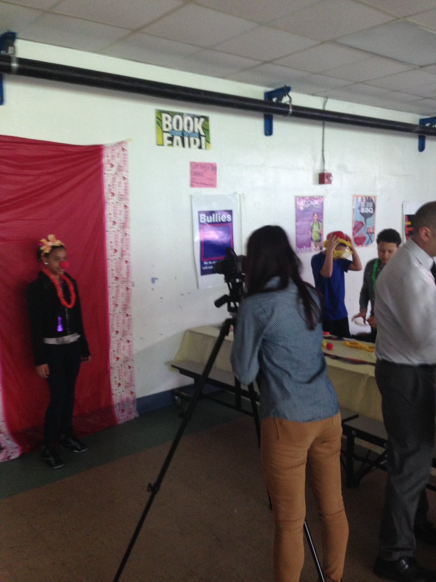 HollandLandy's tweet image. Photographer @KristenS0714 running the photo booth @WestBroadwayMS #SpringFling2016