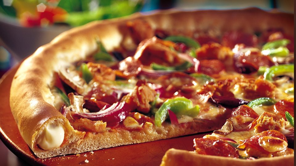 PizzaHut_SVQ's tweet photo. ¿Te gusta? Puede ser tuya sólo por RT la imagen ¡Sorteo 5 Rolling familiares! Participa hasta el Domingo 17 Abril https://t.co/NdSyZcjp6A