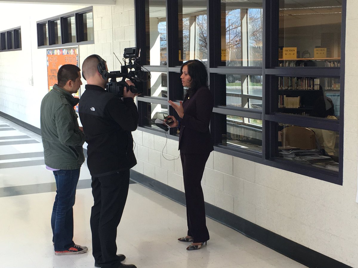 CTTechHS's tweet image. @WUVNHARTFORD &amp;amp; .@HartfordPR - thanks for the visit to #Princetech today. We look forward to the 4/23 show airing!