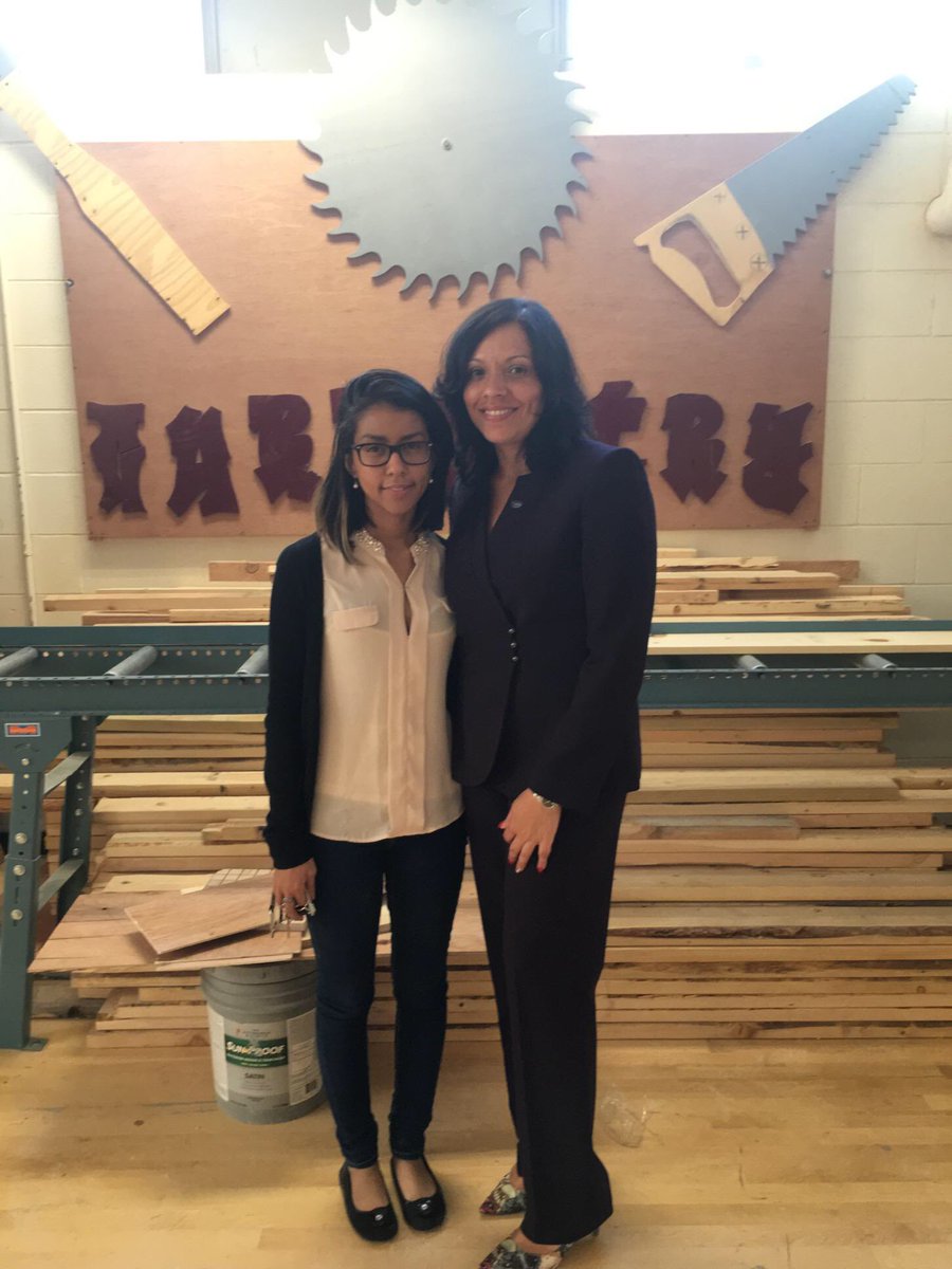 CTTechHS's tweet image. @WUVNHARTFORD &amp;amp; .@HartfordPR - thanks for the visit to #Princetech today. We look forward to the 4/23 show airing!