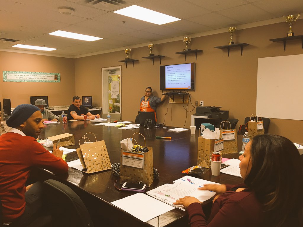 susanjsoto1's tweet photo. 📒A leader is one who knows the way, goes the way, and shows the way📝 #DSfundamentals #TrendingOrange @DHRMgregorio https://t.co/VVSzjGgl4G