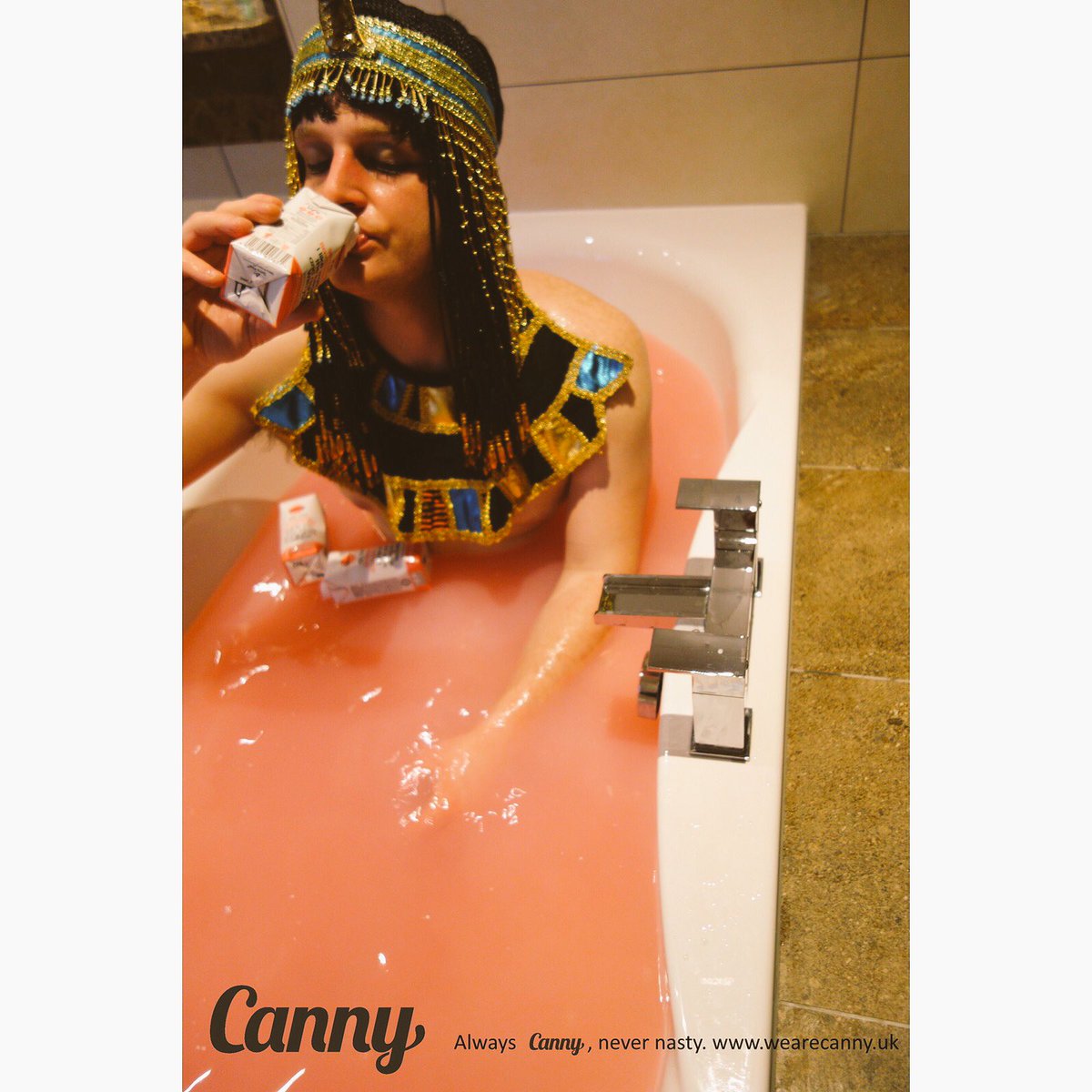 . <a href="/KelloggsUS/">Kellogg's</a> @KelloggsUK <a href="/RachelRileyRR/">Rachel Riley MBE 💙</a> You should have gone one further! She used to bathe in milk......